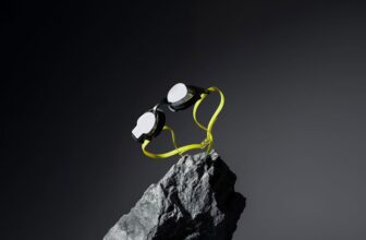 Kind makes its sensible swimming goggles harder with Gorilla Glass lenses